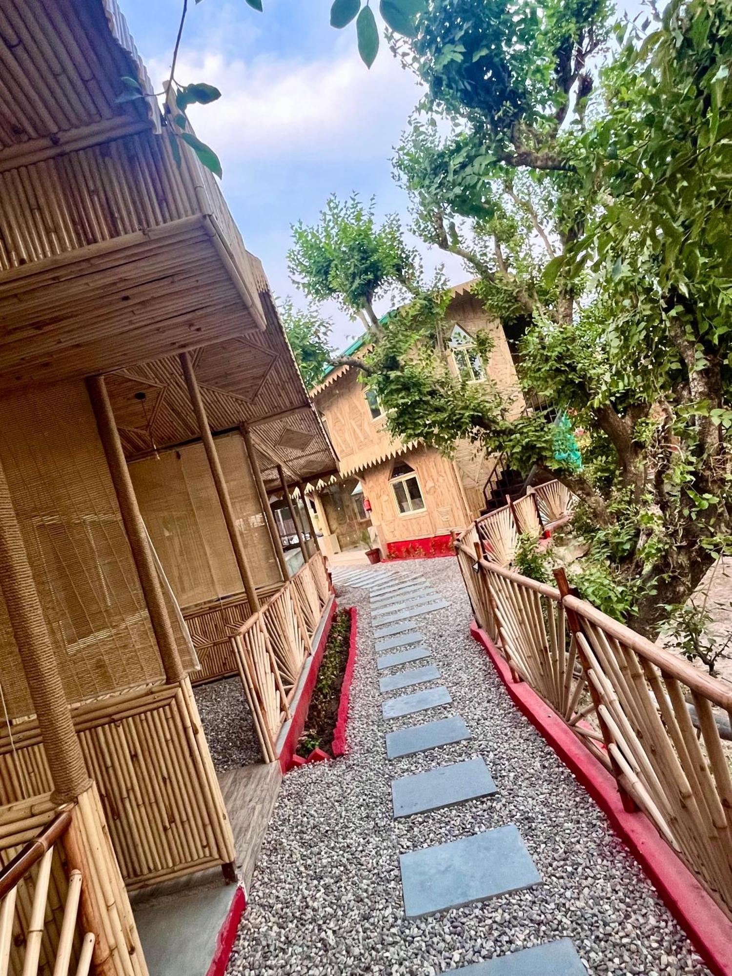 Bamboo Garden Cottages And Cafe Rishīkesh Exterior foto